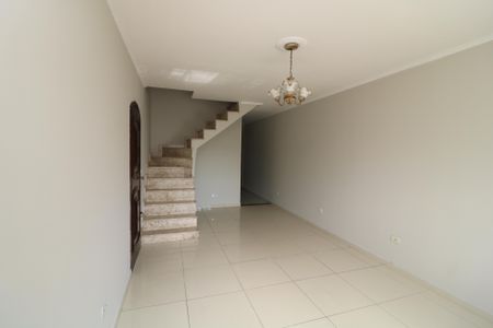 Casa à venda com 192m², 3 quartos e 3 vagasSala