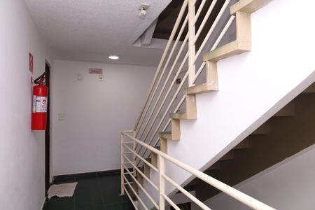Apartamento para alugar com 50m², 3 quartos e 1 vagaÁrea comum - Saguão do andar