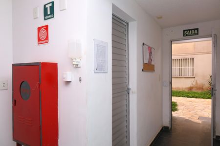 Apartamento para alugar com 50m², 3 quartos e 1 vagaÁrea comum - Saguão do prédio