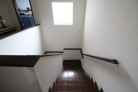 Casa à venda com 340m², 4 quartos e 1 vagaEscada