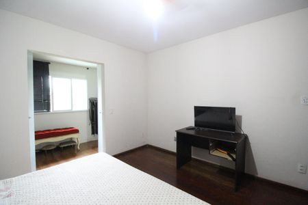 Casa à venda com 340m², 4 quartos e 1 vagaSuíte