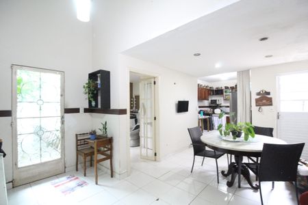 Casa à venda com 340m², 4 quartos e 1 vagaCozinha - Copa