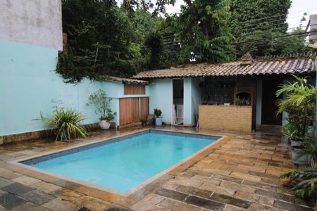 Casa à venda com 340m², 4 quartos e 1 vagaQuintal