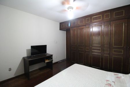 Casa à venda com 340m², 4 quartos e 1 vagaSuíte