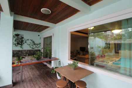 Casa à venda com 340m², 4 quartos e 1 vagaVaranda/Quintal