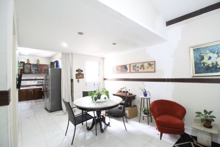 Casa à venda com 340m², 4 quartos e 1 vagaCozinha - Copa