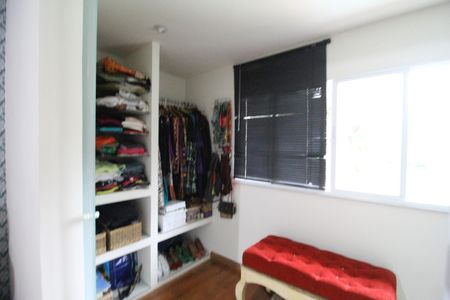 Casa à venda com 340m², 4 quartos e 1 vagaSuíte - Closet
