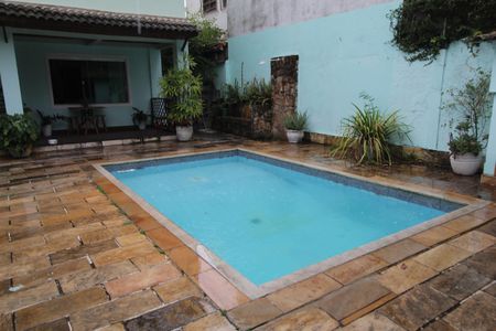 Casa à venda com 340m², 4 quartos e 1 vagaPiscina