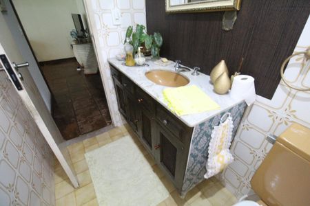 Casa à venda com 340m², 4 quartos e 1 vagaBanheiro social 2