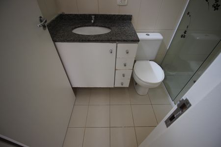 Casa de condomínio para alugar com 166m², 3 quartos e 2 vagasBanheiro