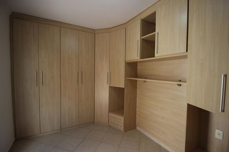 Casa de condomínio para alugar com 166m², 3 quartos e 2 vagasSuíte