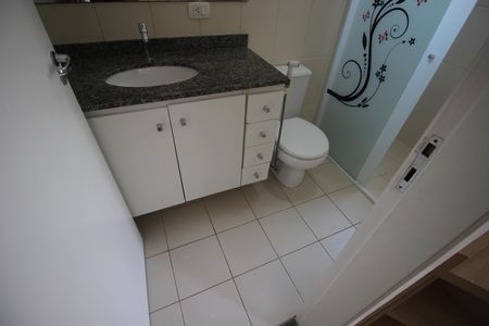 Casa de condomínio para alugar com 166m², 3 quartos e 2 vagasBanheiro da Suíte
