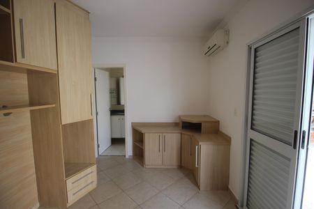 Casa de condomínio para alugar com 166m², 3 quartos e 2 vagasSuíte