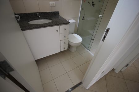 Casa de condomínio para alugar com 166m², 3 quartos e 2 vagasBanheiro
