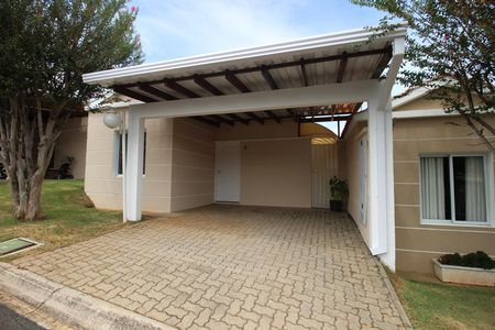 Casa de condomínio para alugar com 166m², 3 quartos e 2 vagasFachada