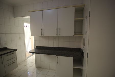 Casa de condomínio para alugar com 166m², 3 quartos e 2 vagasCozinha