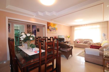 Apartamento à venda com 110m², 2 quartos e 1 vagaSala