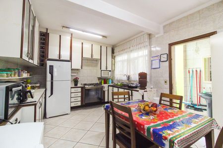 Casa à venda com 85m², 3 quartos e 2 vagasCozinha