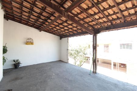 Casa à venda com 270m², 3 quartos e 6 vagasSalaVaranda