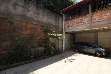 Casa à venda com 270m², 3 quartos e 6 vagasQuintal