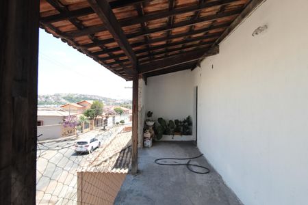 Casa à venda com 270m², 3 quartos e 6 vagasVaranda