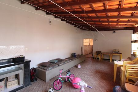 Casa à venda com 270m², 3 quartos e 6 vagasÁrea de Serviço