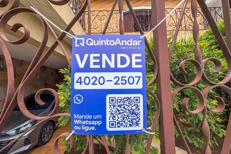 Casa à venda com 246m², 3 quartos e 4 vagas Casa à venda com 246m², 3 quartos e 4 vagasPlaca