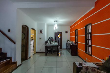 Casa à venda com 246m², 3 quartos e 4 vagas Casa à venda com 246m², 3 quartos e 4 vagasSala