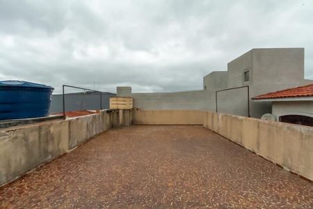 Casa à venda com 246m², 3 quartos e 4 vagas Casa à venda com 246m², 3 quartos e 4 vagasQuintal