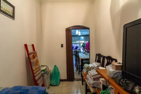 Casa à venda com 246m², 3 quartos e 4 vagas Casa à venda com 246m², 3 quartos e 4 vagasEscritório