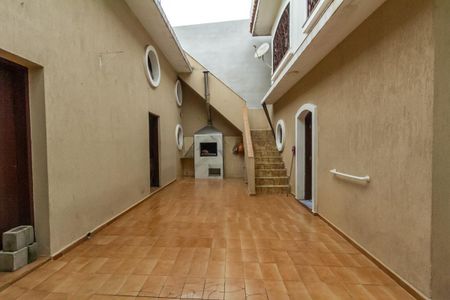 Casa à venda com 246m², 3 quartos e 4 vagas Casa à venda com 246m², 3 quartos e 4 vagasQuintal