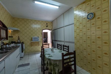 Casa à venda com 246m², 3 quartos e 4 vagas Casa à venda com 246m², 3 quartos e 4 vagasCozinha