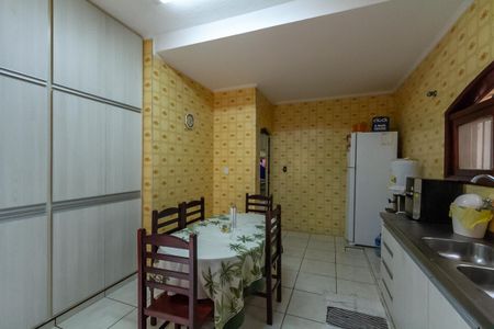 Casa à venda com 246m², 3 quartos e 4 vagas Casa à venda com 246m², 3 quartos e 4 vagasCozinha