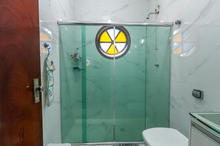 Casa à venda com 246m², 3 quartos e 4 vagas Casa à venda com 246m², 3 quartos e 4 vagasBanheiro Social