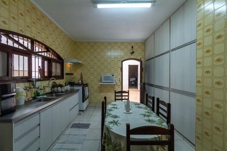 Casa à venda com 246m², 3 quartos e 4 vagas Casa à venda com 246m², 3 quartos e 4 vagasCozinha