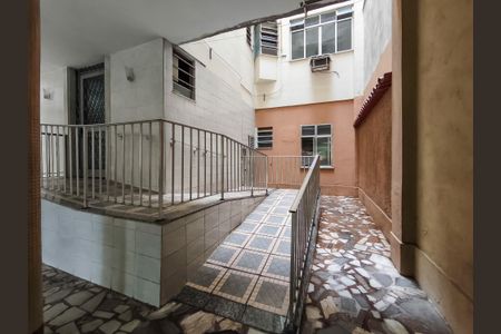 Apartamento à venda com 70m², 2 quartos e 1 vagaFachada e portaria