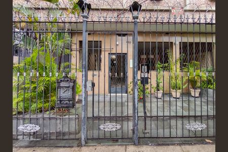 Apartamento à venda com 70m², 2 quartos e 1 vagaFachada e portaria