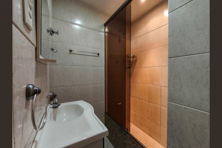 Apartamento à venda com 70m², 2 quartos e 1 vagaBanheiro Corredor