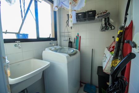 Apartamento à venda com 72m², 2 quartos e 1 vagaÁrea de Serviço