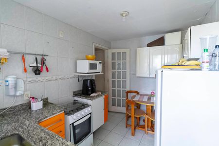 Casa à venda com 310m², 4 quartos e 4 vagas Casa à venda com 310m², 4 quartos e 4 vagasCasa 2 - Cozinha