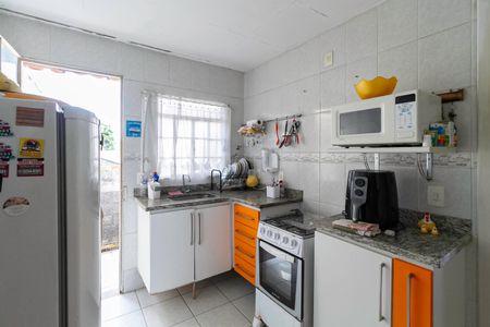 Casa à venda com 310m², 4 quartos e 4 vagas Casa à venda com 310m², 4 quartos e 4 vagasCasa 2 - Cozinha
