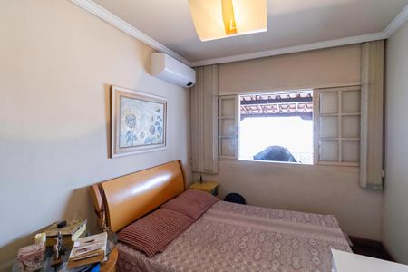 Casa à venda com 310m², 4 quartos e 4 vagas Casa à venda com 310m², 4 quartos e 4 vagasCasa 2 - Suíte