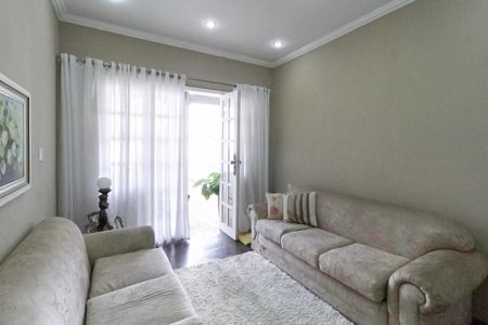 Casa à venda com 310m², 4 quartos e 4 vagas Casa à venda com 310m², 4 quartos e 4 vagasSala