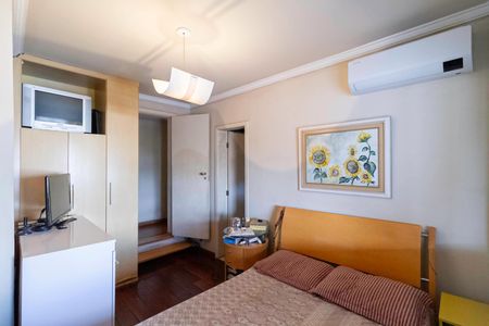 Casa à venda com 310m², 4 quartos e 4 vagas Casa à venda com 310m², 4 quartos e 4 vagasCasa 2 - Suíte