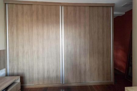 Casa à venda com 310m², 4 quartos e 4 vagas Casa à venda com 310m², 4 quartos e 4 vagasSuíte