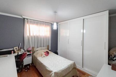 Casa à venda com 310m², 4 quartos e 4 vagas Casa à venda com 310m², 4 quartos e 4 vagasCasa 2 - Quarto