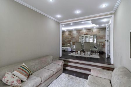 Casa à venda com 310m², 4 quartos e 4 vagas Casa à venda com 310m², 4 quartos e 4 vagasSala