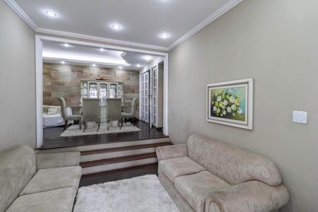 Casa à venda com 310m², 4 quartos e 4 vagas Casa à venda com 310m², 4 quartos e 4 vagasSala