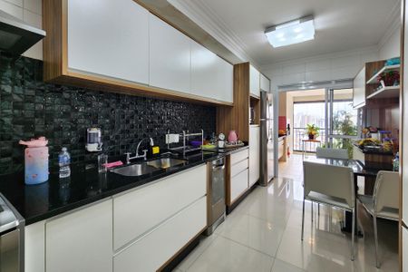 Apartamento à venda com 180m², 3 quartos e 3 vagasCozinha