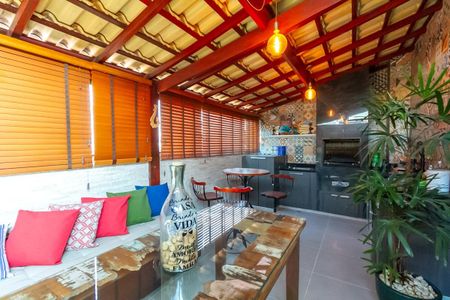 Apartamento à venda com 118m², 2 quartos e 2 vagasChurrasqueira e Área de Serviço